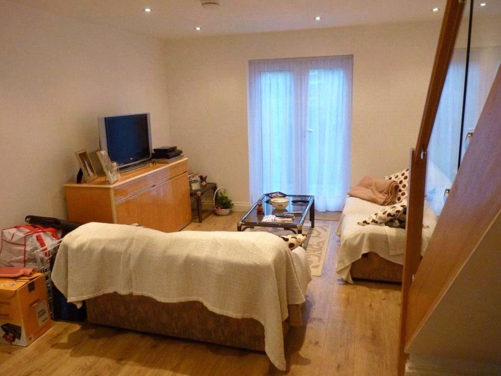 House in London, Stanmore - View 4