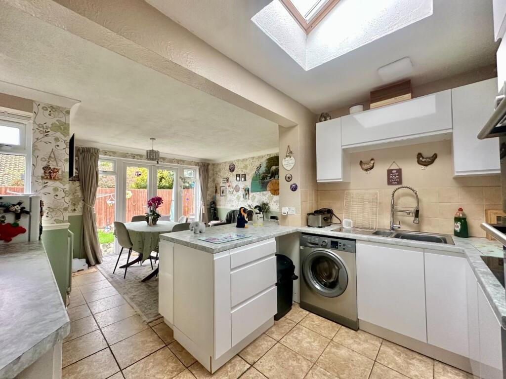 Ringwood Close, Kingsthorpe, Northampton NN2 photo 2