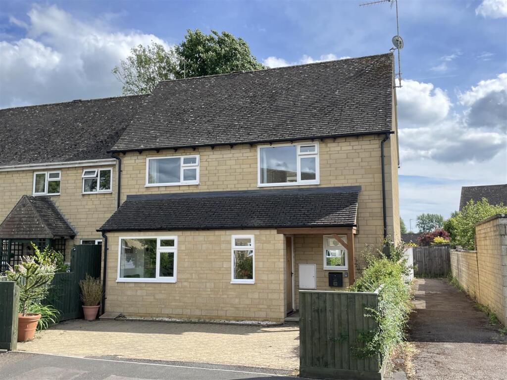 Main image of property: Lamberts Field, Bourton-On-The-Water, Cheltenham