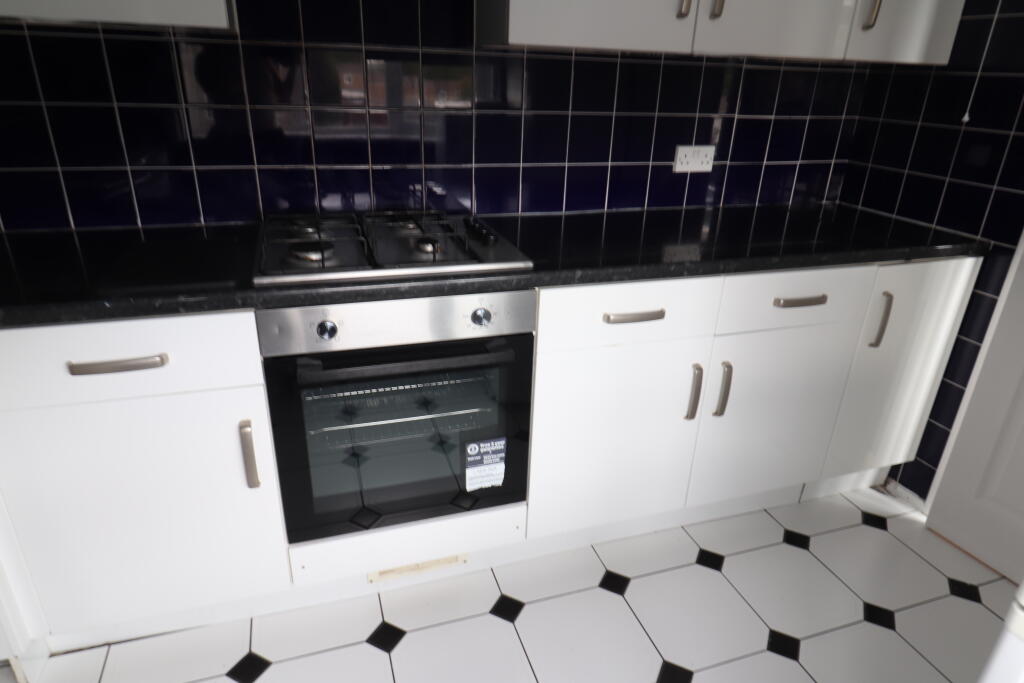 Apartment in Stevenage, Pin Green Industrial Area - More