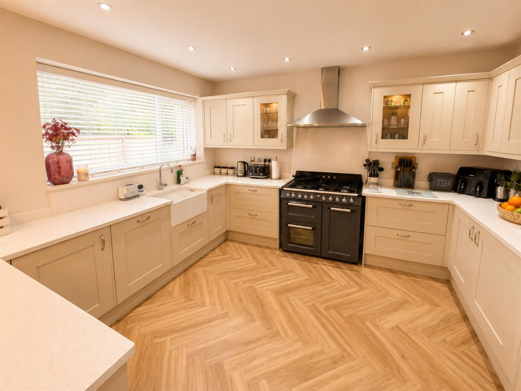 House in Pensby, Liverpool City Region - View 4