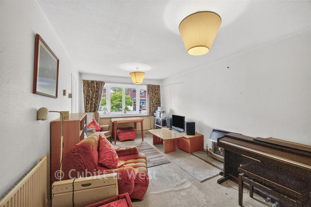 House in Havant, Hampshire - View 4