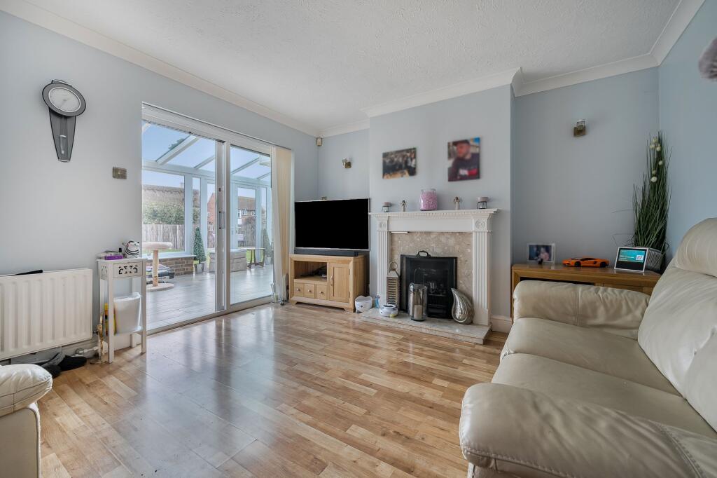 Boleyn Drive, Nyetimber, Bognor Regis PO21 photo 2