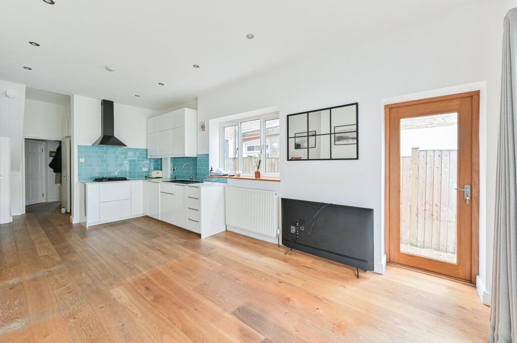 Apartment in London - View 2