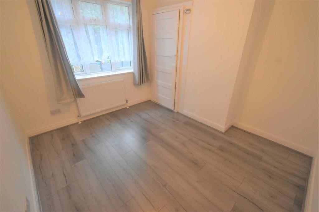 House in Dartford, Temple Hill - More
