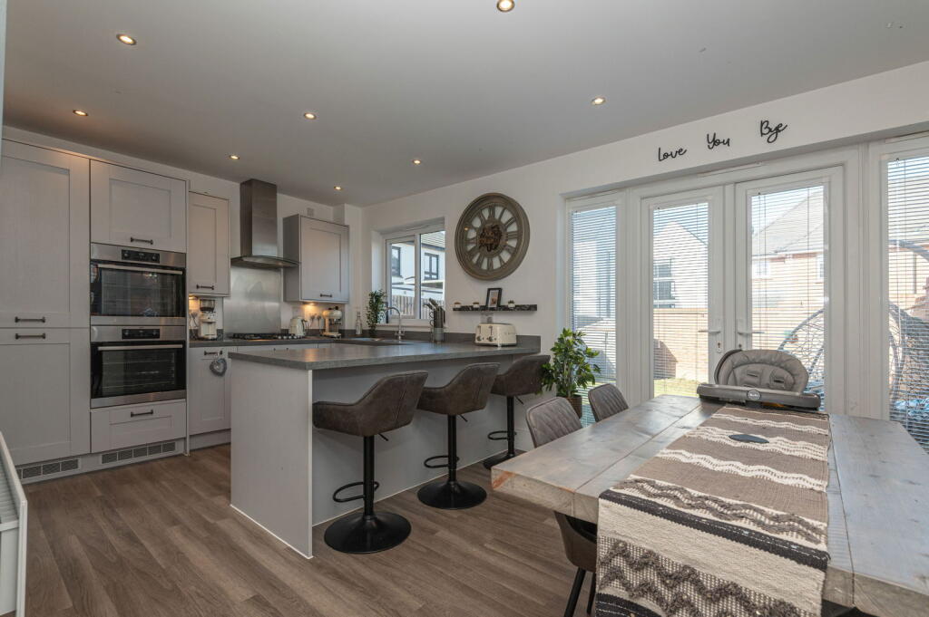 Ashbourne Avenue, Leeds, LS15 8GY photo 4