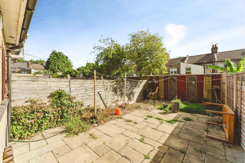 House in London - View 5