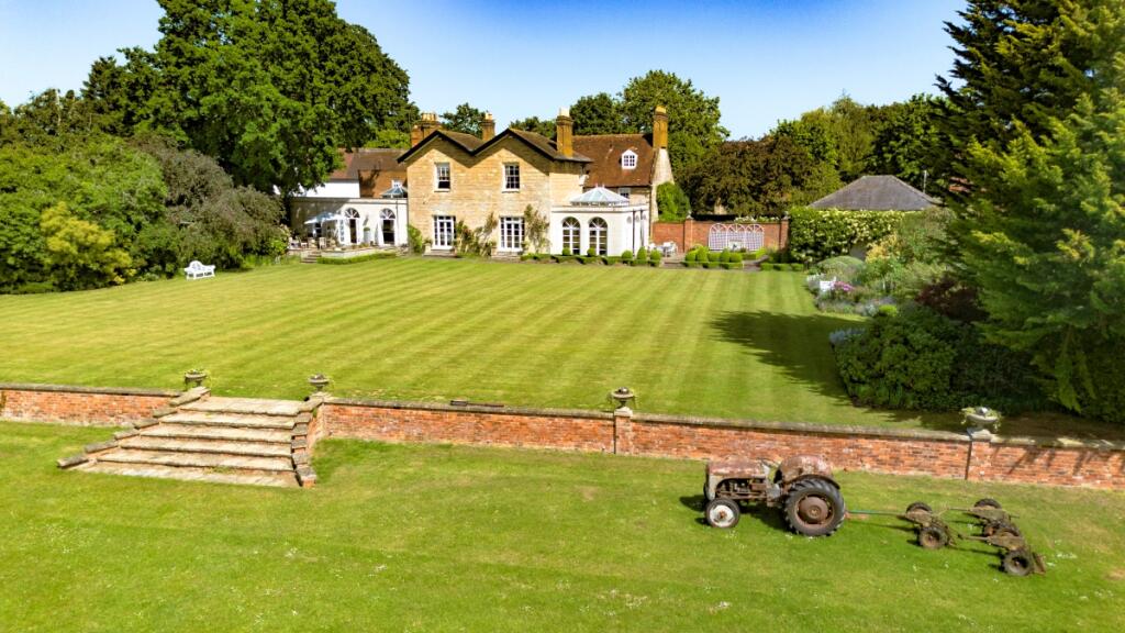 Main image of property: Moreton Morrell, Warwick, CV35