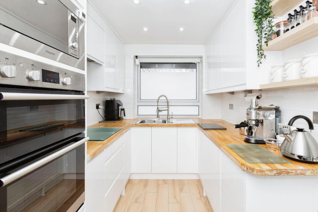 Main image of property: East India Dock Road, London, E14