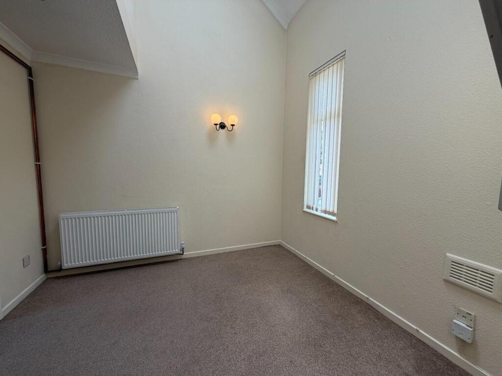 House in Northampton, Briar Hill - View 4