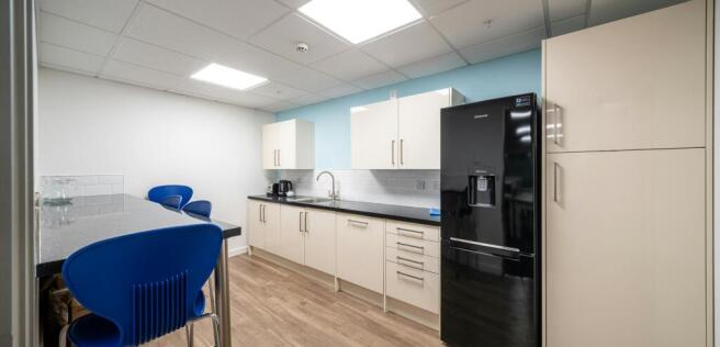 1523 kitchen.jpg