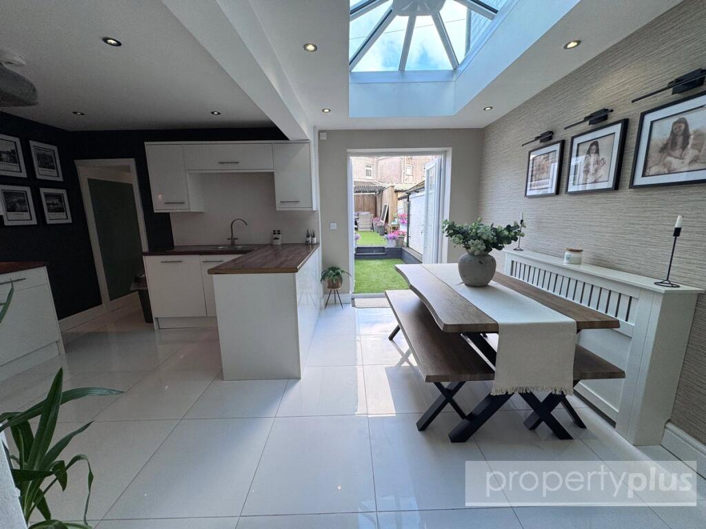 House in Cardiff, Treorchy - View 2