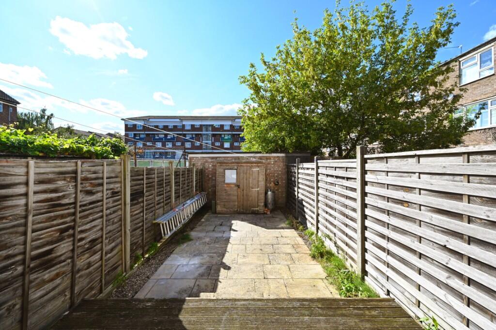 House in London - View 3