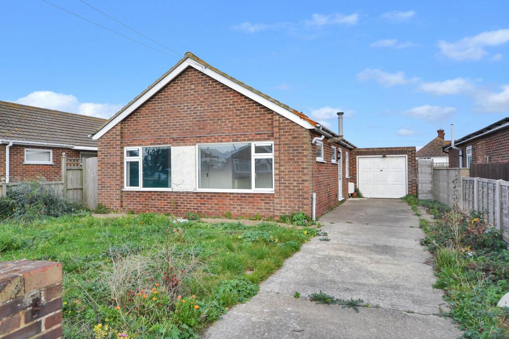 3-bed detached on Leonard Road, Greatstone, TN28, £280,000
