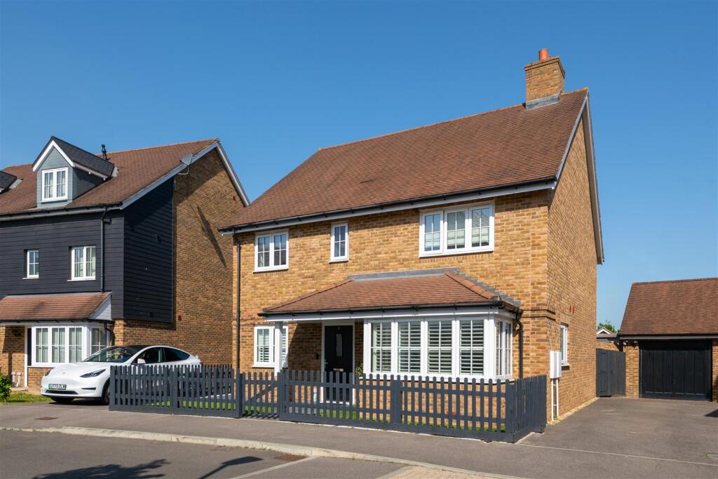 Main image of property: Horley, RH6