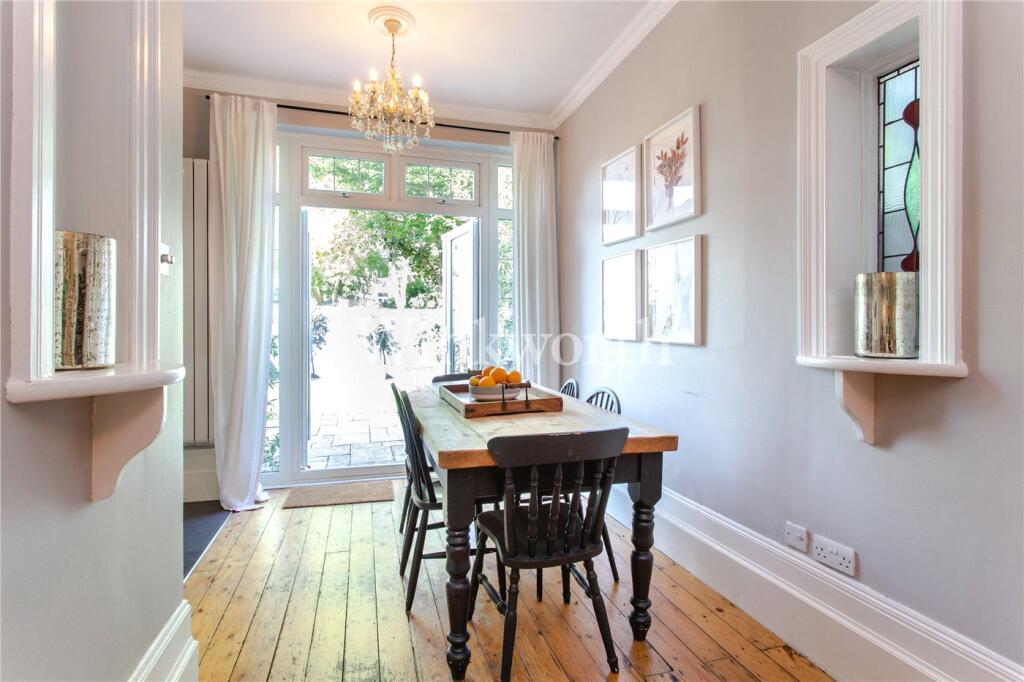 Apartment in London - More