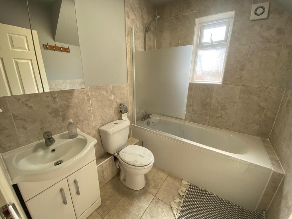 House in Guildford - View 4