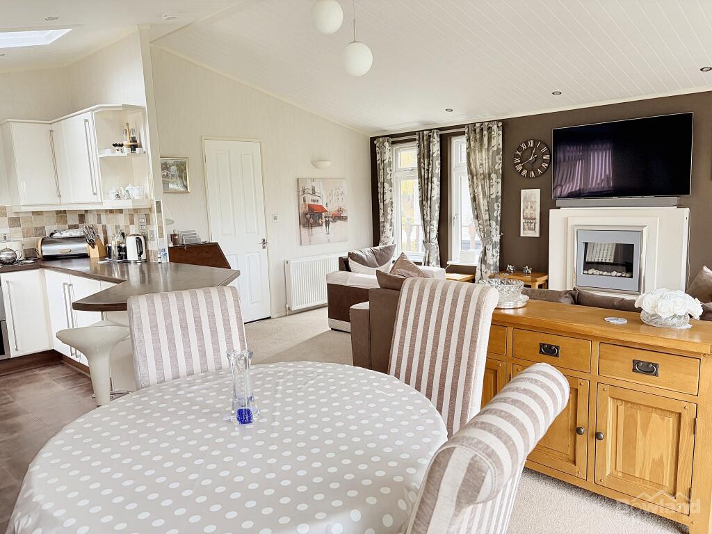 2 Wentworth Drive Tydd St Giles Golf and Country Club, Kirkgate PE13 5NZ photo 5