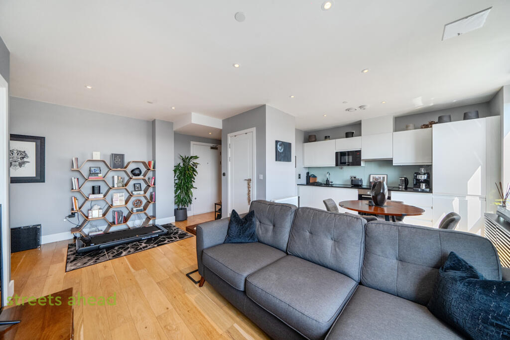 Apartment in Croydon - View 4