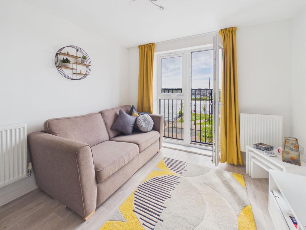 Apartment in Barry - More