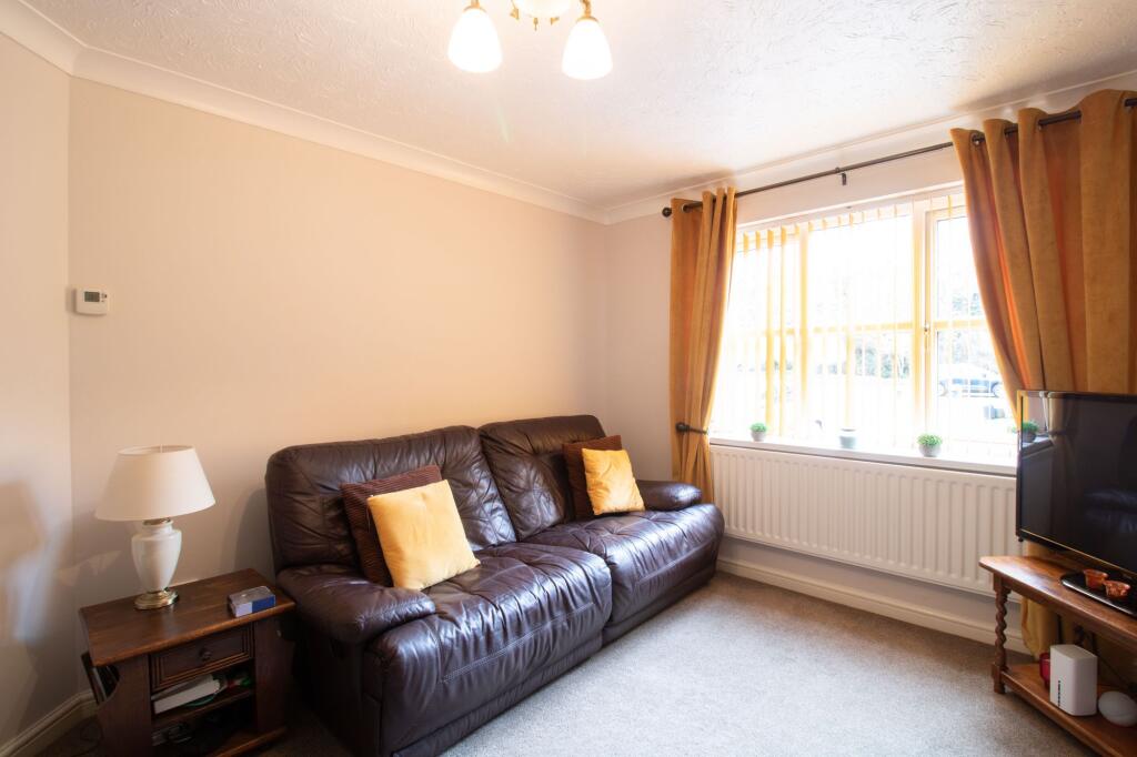 House in Blackwood, Caerphilly - More