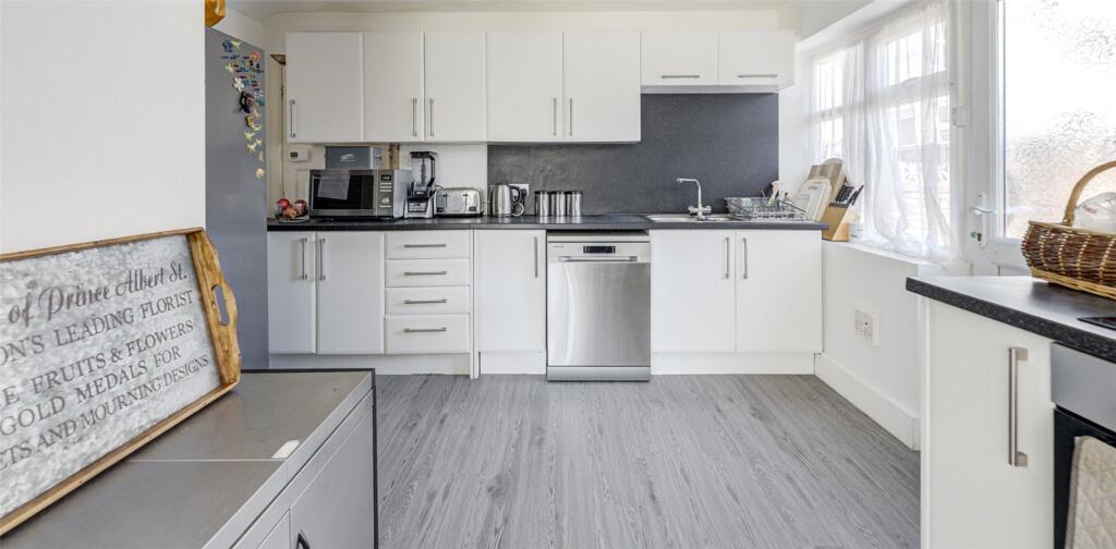 Littlehampton Road, Worthing, West Sussex, BN13 - View 4