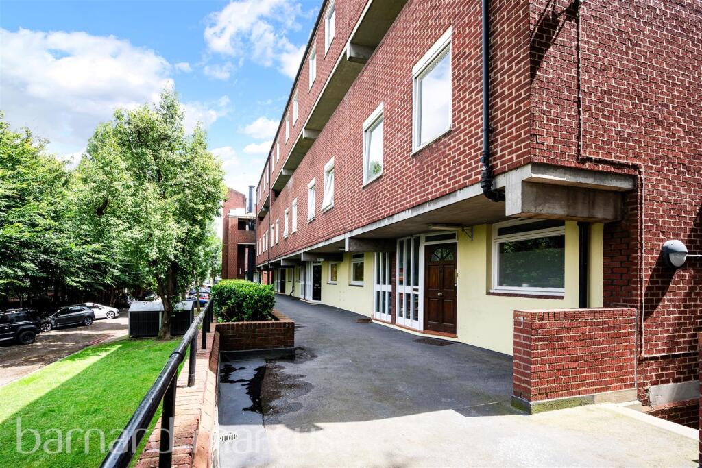 Apartment in London, Ollgar Close Estate, Shepherd's Bush - View 3