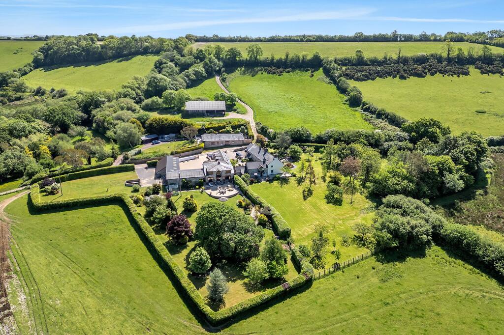 Main image of property: Honiton, EX14