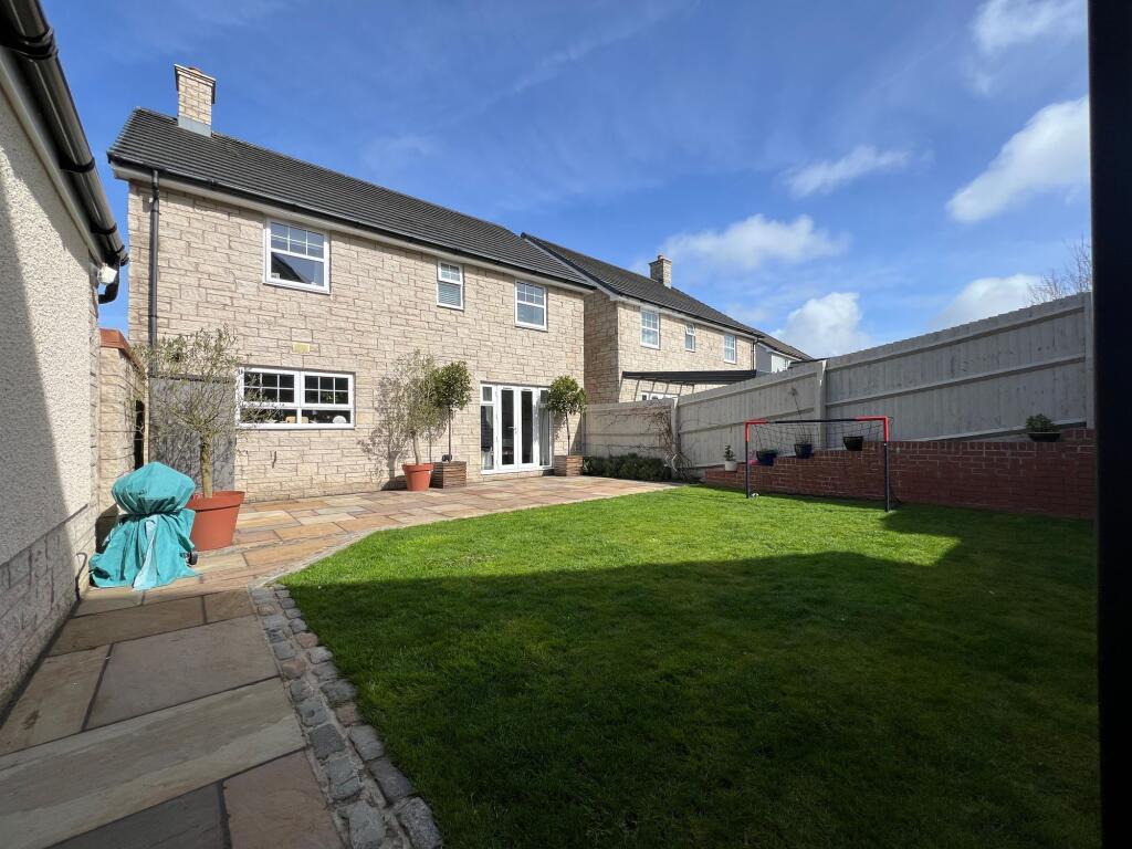 House in Cowbridge, Llanblethian - View 4