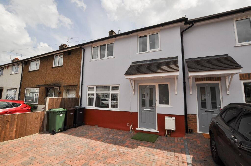 Main image of property: Kings Road, London Colney, AL2