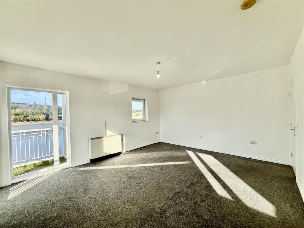 Apartment in Newcastle upon Tyne - View 5