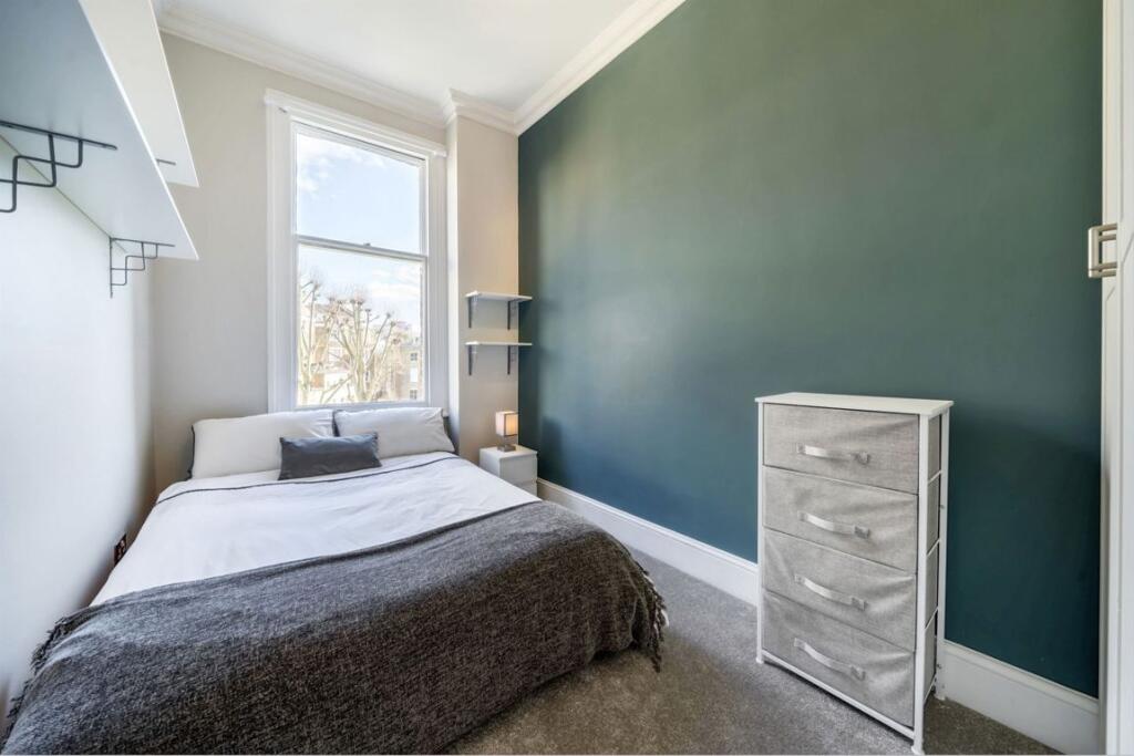 Apartment in London - View 5