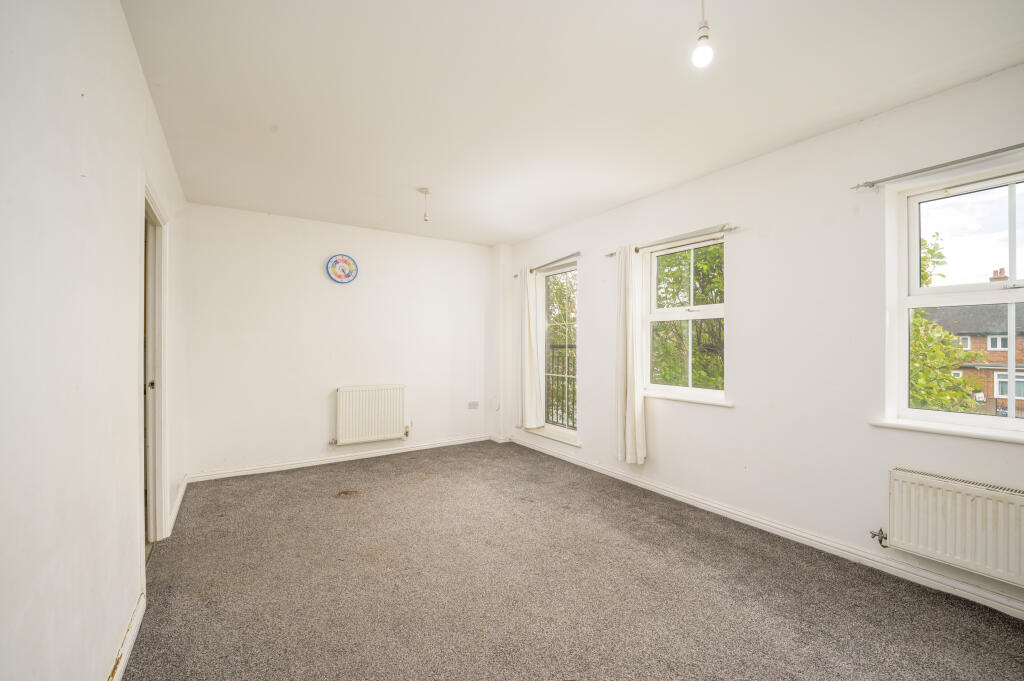 Apartment in Birmingham, Buckland End - More