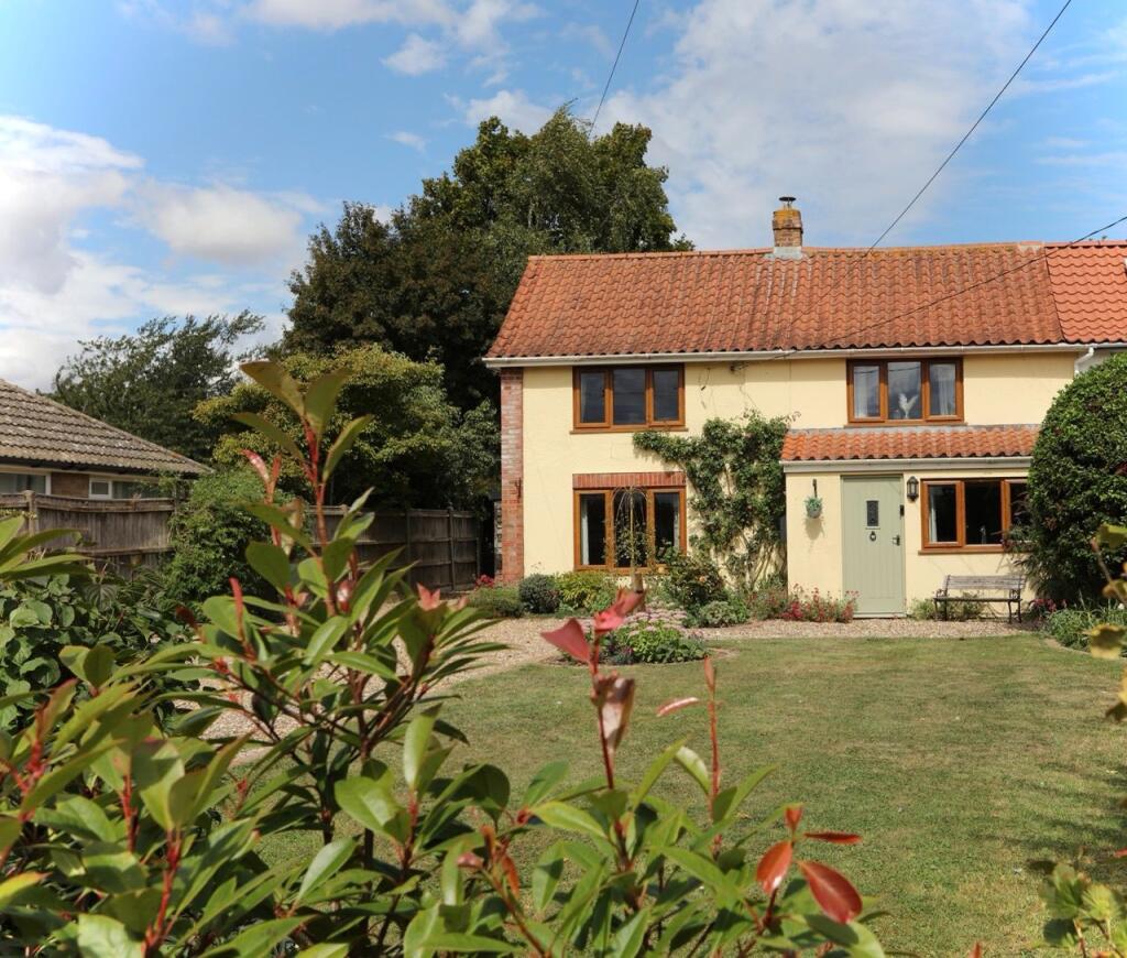 Main image of property: Wymondham Road, Wreningham, Norwich