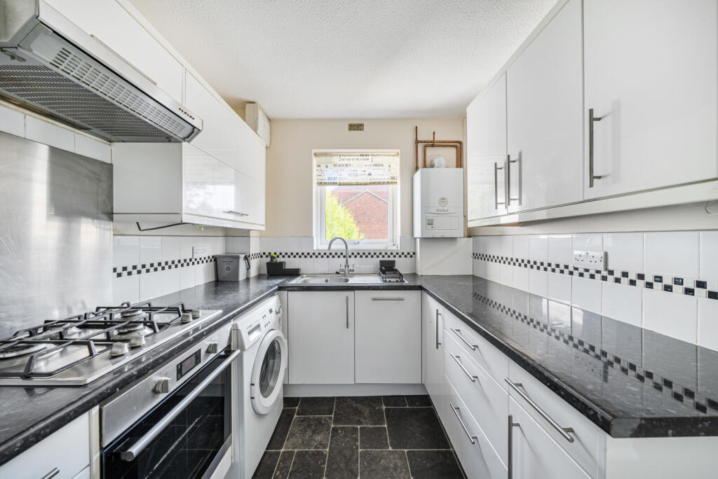 Laleham Road, Shepperton, TW17 photo 3