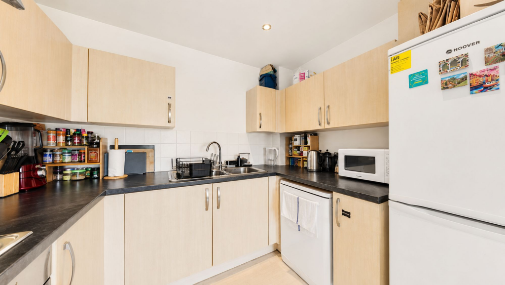 Apartment in London - More