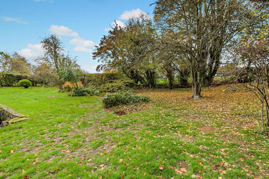 North Cerney, Cirencester photo 3