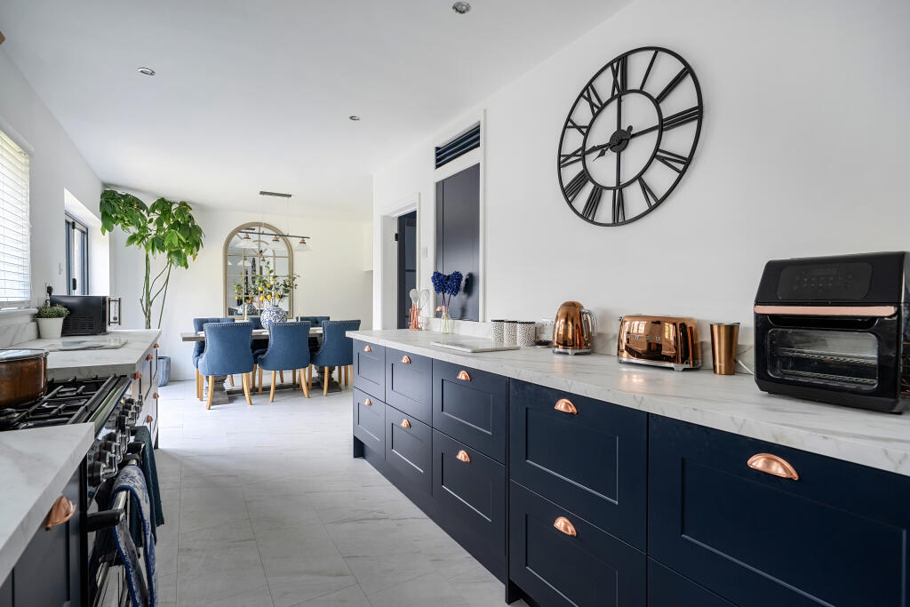 House in Swindon - View 4