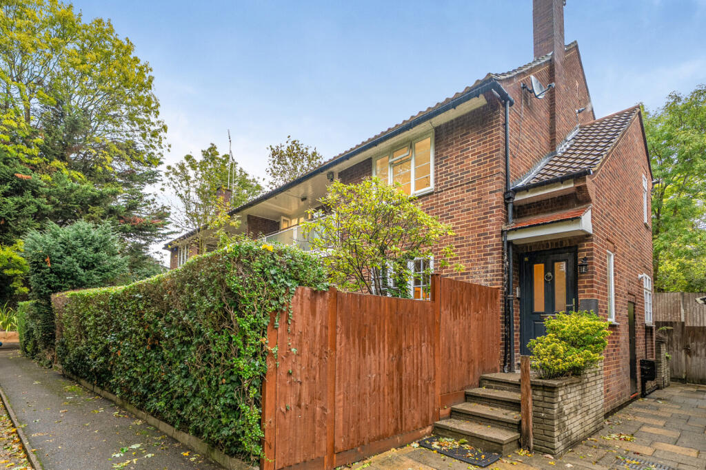 Main image of property: Garrick Park, London