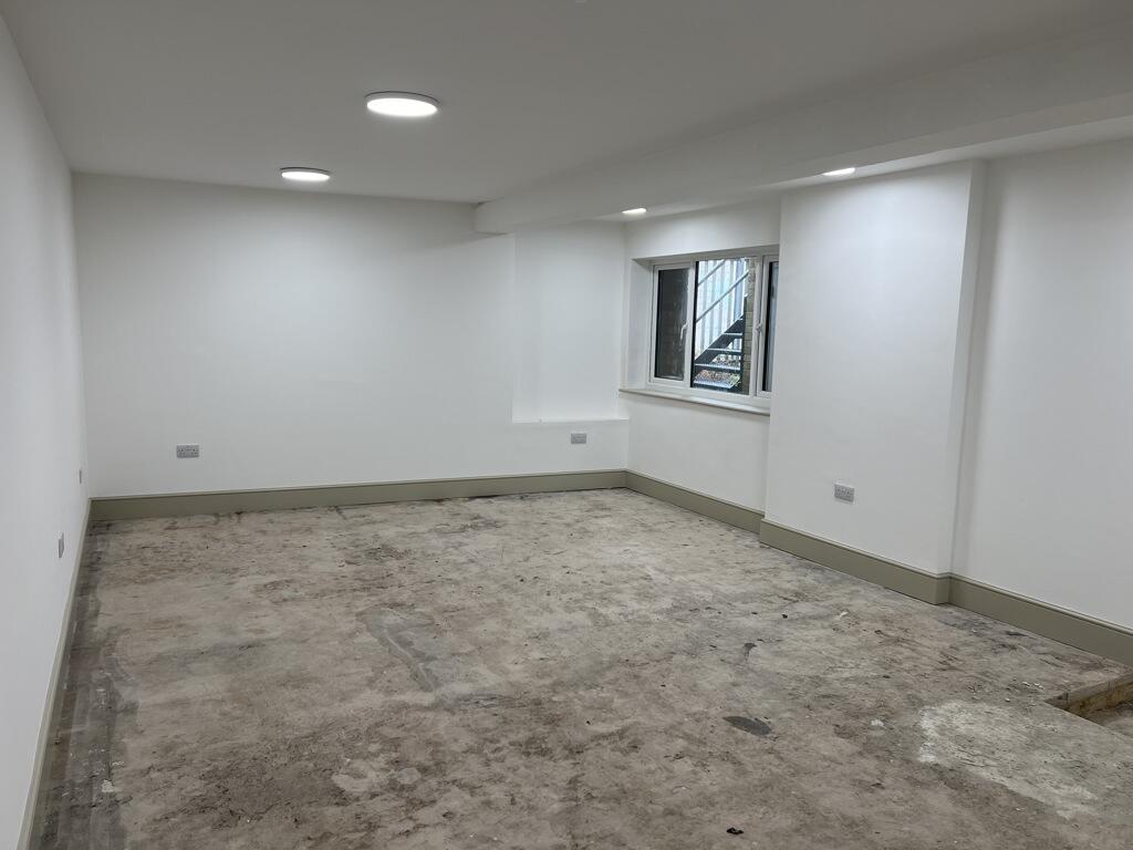 Additional image 4 of Former Lloyds Bank Building, 5, High Street, Shepton Mallet, BA4 5AB