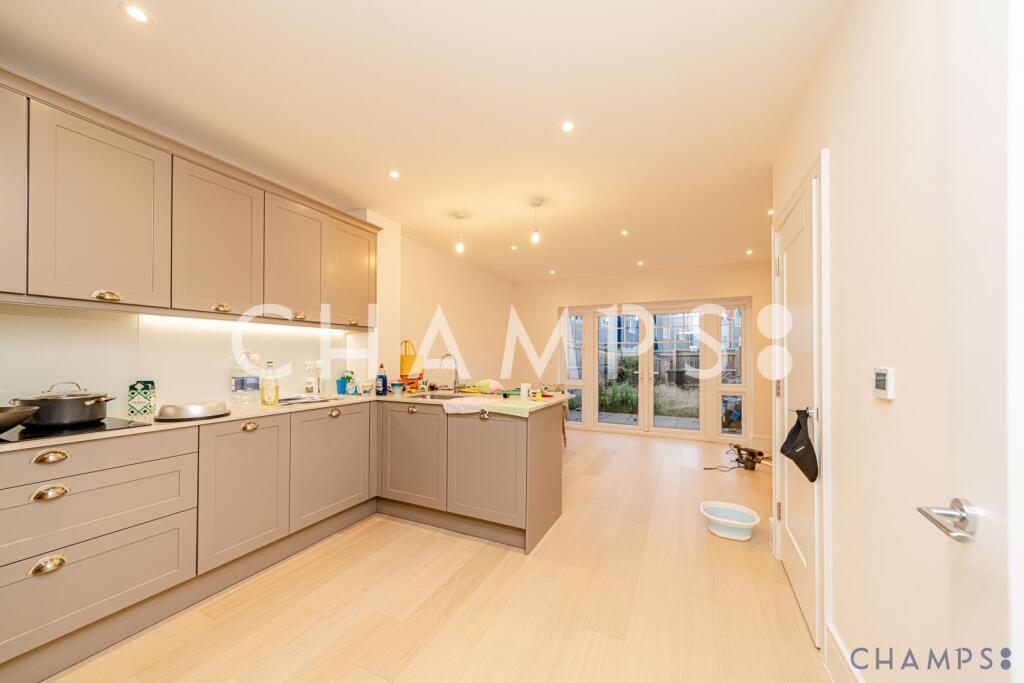 House in Reading, Green Park Village, Southcote - View 4