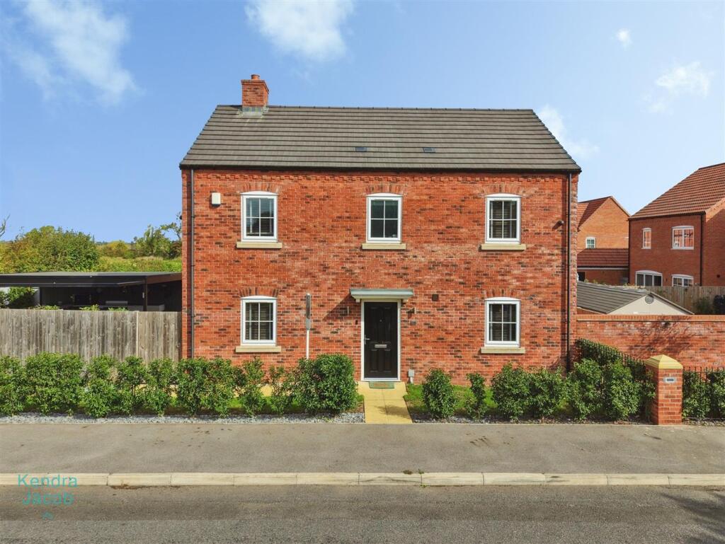 4-bed detached on Walkeringham Road, Beckingham, Doncaster, £360,000