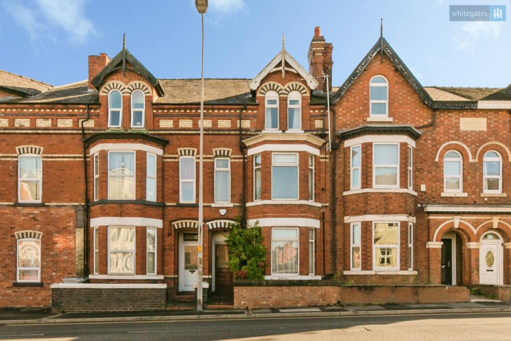 5-bed terraced on Edleston Road, Crewe, Cheshire, CW2, £190,000