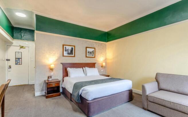 8685240-interior20.jpg