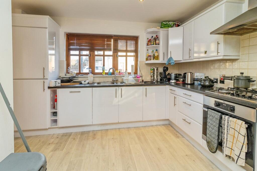 House in Milton Keynes, Monkston Park, Kents Hill, Monkston and Brinklow - View 5