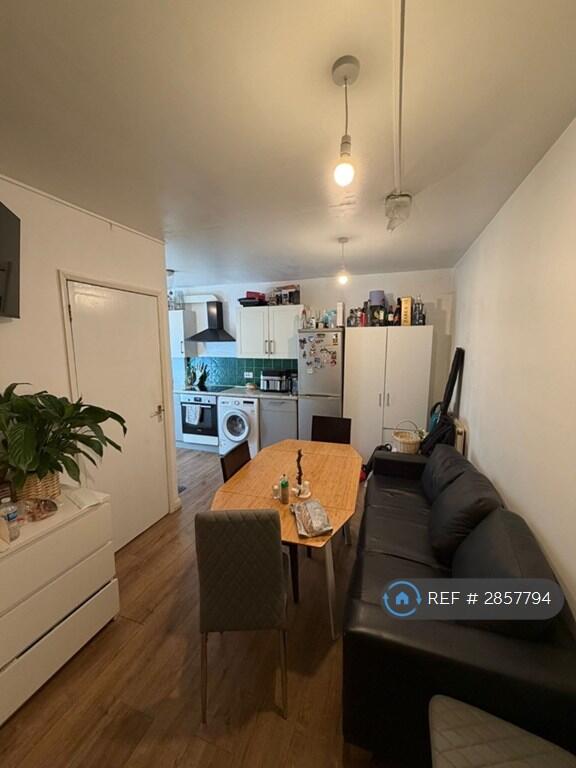 Main image of property: Essex Road South, London, E11