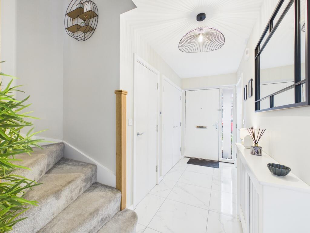 House in Wakefield - View 5