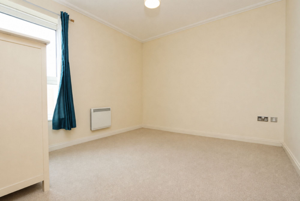 Apartment in Cardiff, Century Wharf, Butetown - More