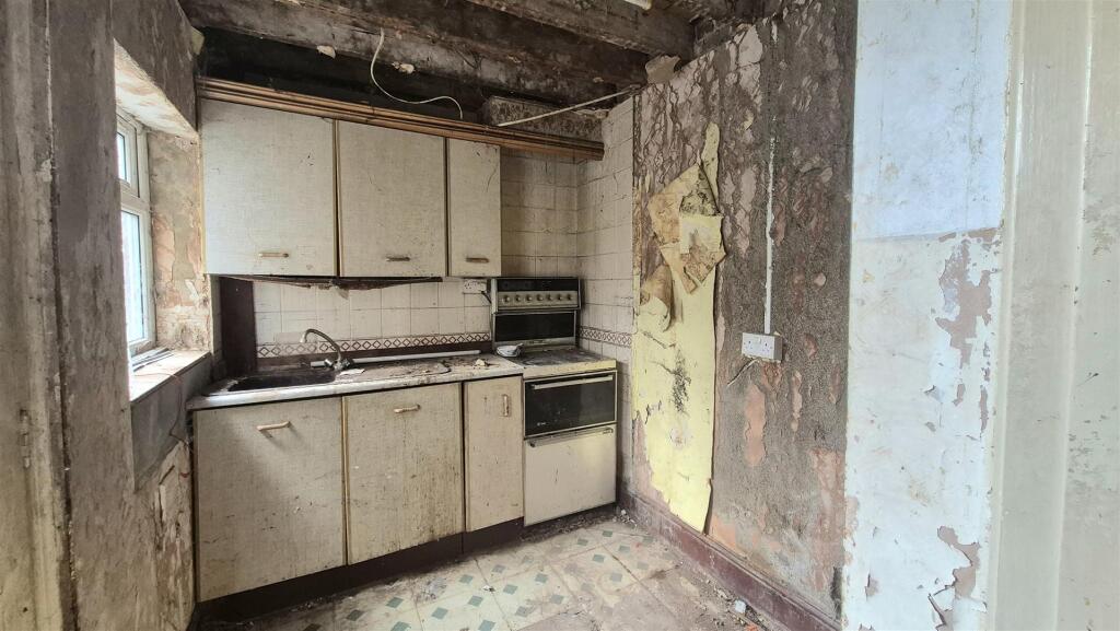 House in Luton - More
