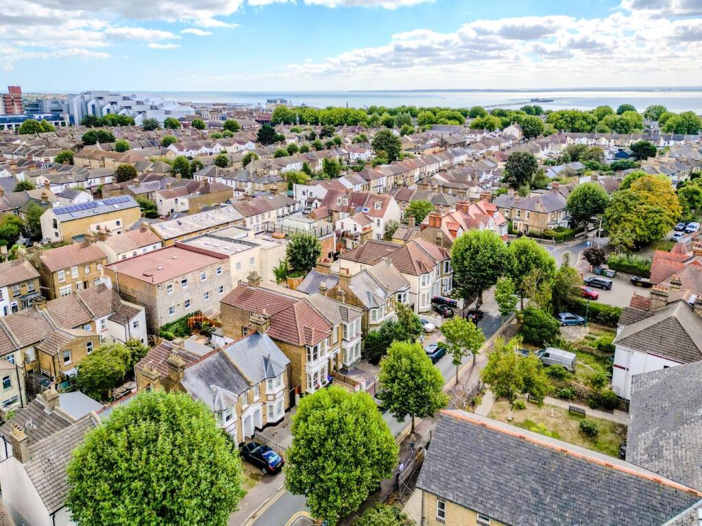 House in Southend-on-Sea - View 5